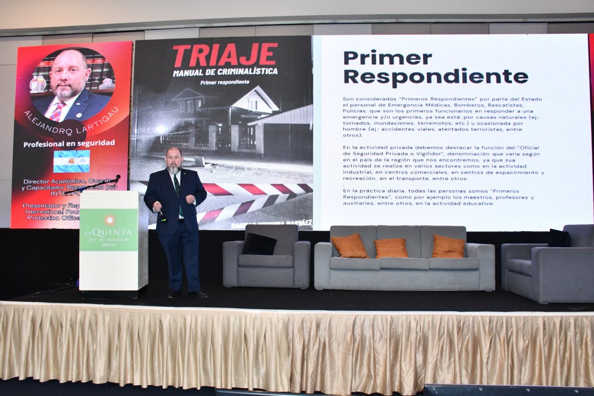 Presentación del Triaje Manual de CRIMINALISTICA EL ABORDAJE ECUADOR