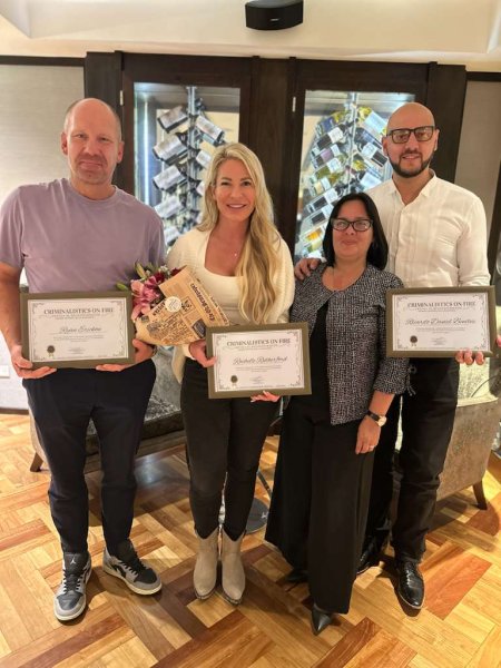 Entrega de Reconocimiento a Mis Universo de EE UU. Rachelle Rutherford y Ryan Erikson